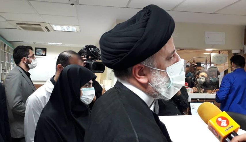 بازدید رییس جمهوری از داروخانه ۲۹ فروردین ارتش