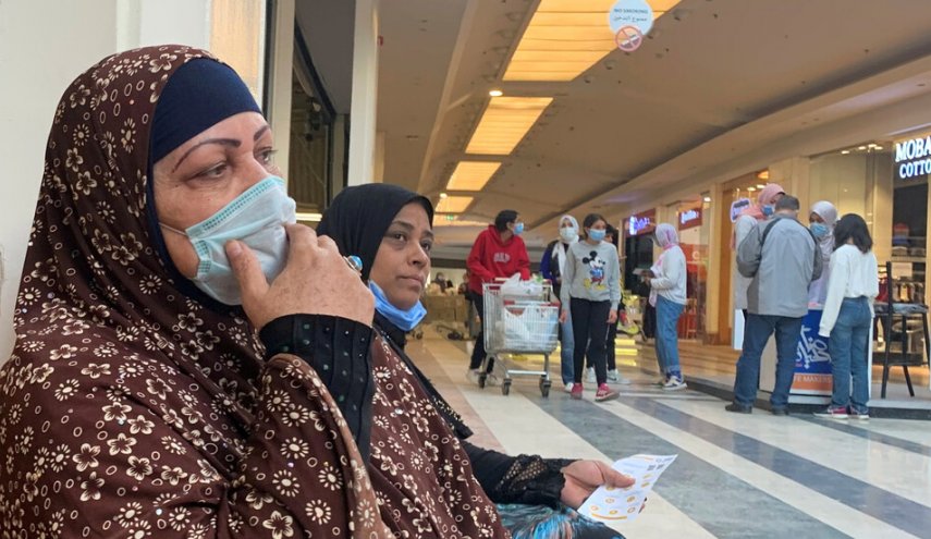 السلطات المصرية تلزم فئات محددة من المواطنين بلقاح كورونا