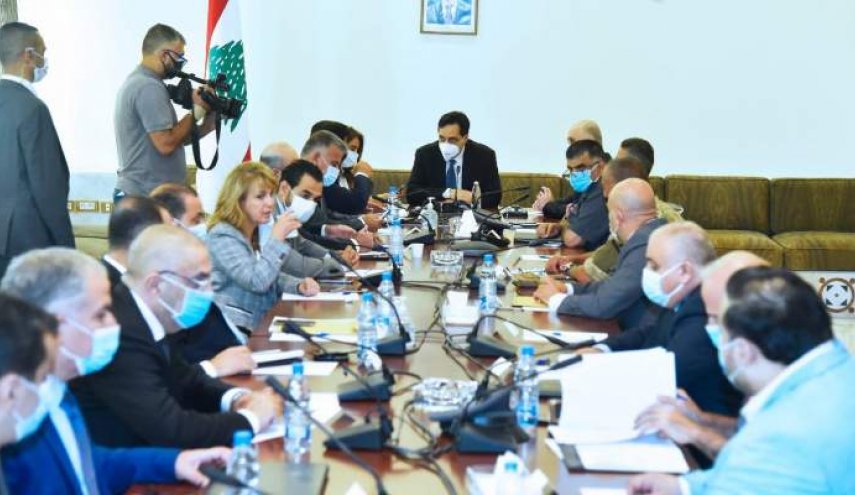 لبنان.. دياب يترأس اجتماعا لدرس آلية توزيع المحروقات