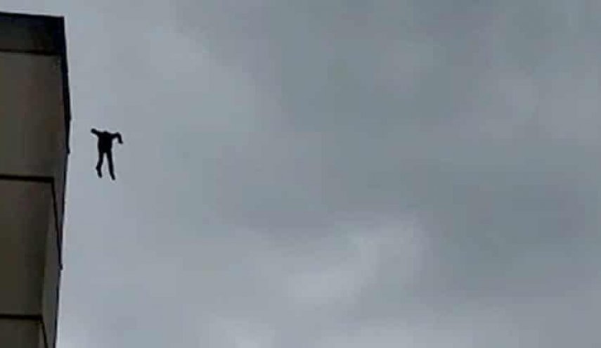 سوري يرمي بنفسه من الطابق التاسع في ألمانيا والسبب .. !