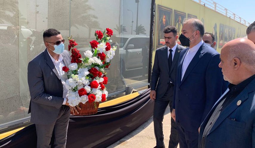 ادای احترام امیرعبداللهیان به یادمان سردار سلیمانی/ تاکید وزیر خارجه بر پیگیری بین المللی اقدام تروریستی آمریکا و عاملان شهادت سردار سلیمانی
