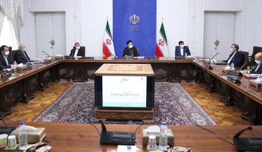 تیم اقتصادی دولت مکلف به اقدامات فوری در کنترل بازار ارز و نرخ تورم شد
