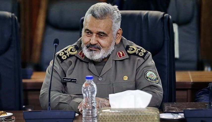 إقامة مراسم تشييع جثمان اللواء فيروز آبادي