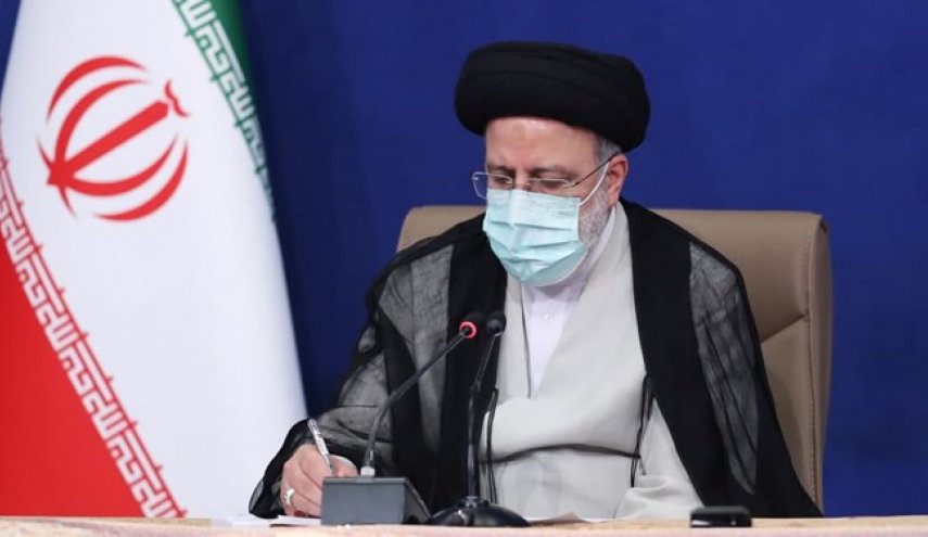رئیس جمهور: مبارزات آیت‌الله حکیم سند حضور همیشگی علما در کنار مردم است