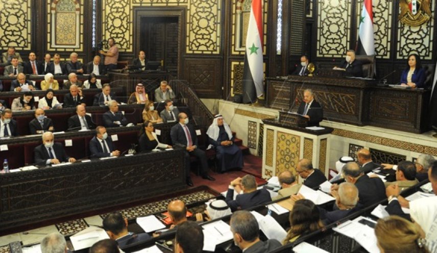 عرنوس:تحسين مستوى معيشة الهاجس الأهم للحكومة السورية