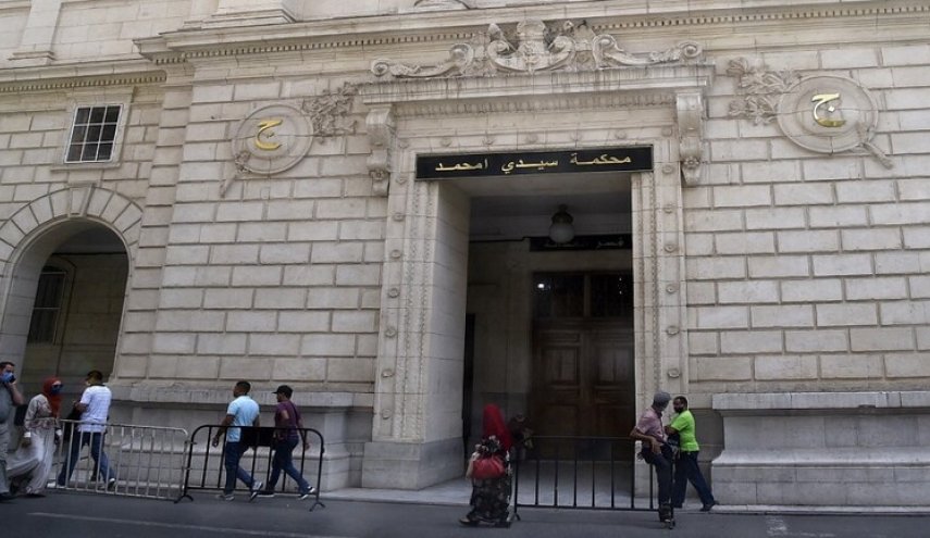 محكمة جزائرية تؤجل النظر في قضية المدير السابق لمقر إقامة كبار المسؤولين
