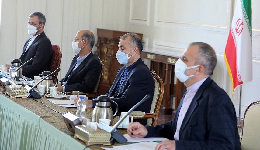 الخارجية والطاقة الإيرانيتان تبحثان تنمية التعاون مع دول الجوار الشمالي