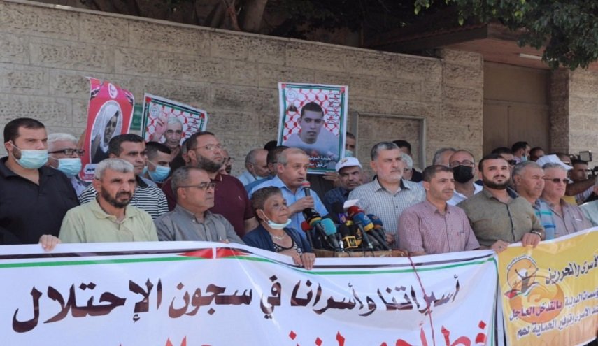 القوى الفلسطينية: سنحرق من يقترب من أسرانا أو يهدد حياتهم