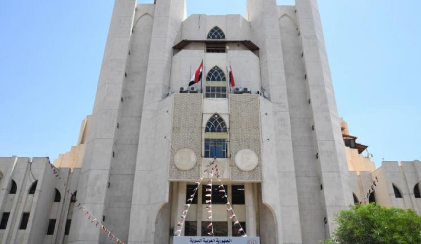 وزير التجارة السوري يجمد صلاحيات نائبه