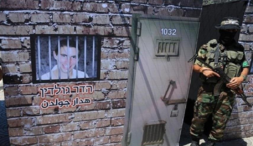 والدة الجندي الصهيوني الاسير هدار غولدين: الحكومة تخدعنا

