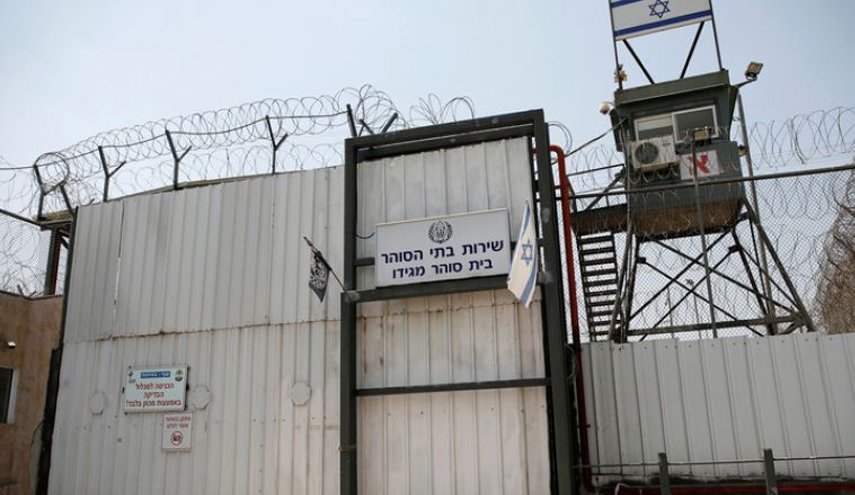 5 أسرى فلسطينيين يقاطعون الدواء ومحاكم الاحتلال