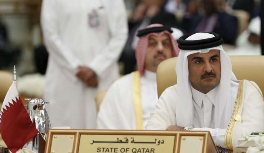 أمير قطر: التفاوض بين الأطراف اليمنية السبيل الوحيد لحل الازم