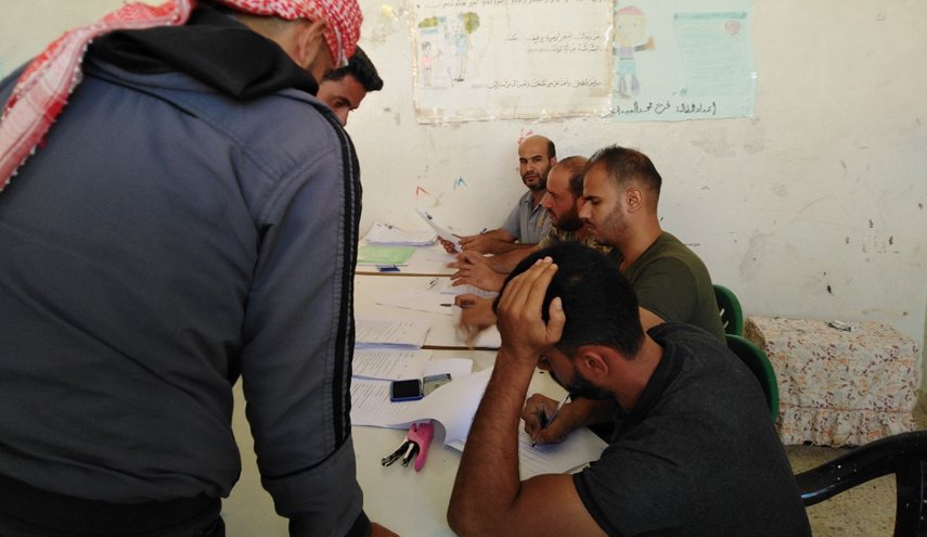 انضمام عشرات المسلحين من قرى حوض اليرموك بريف درعا لعملية تسوية الأوضاع