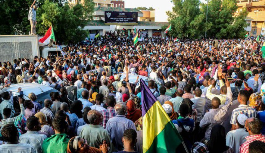تظاهرات گسترده در سودان در راستای حمایت از دولت غیر نظامی