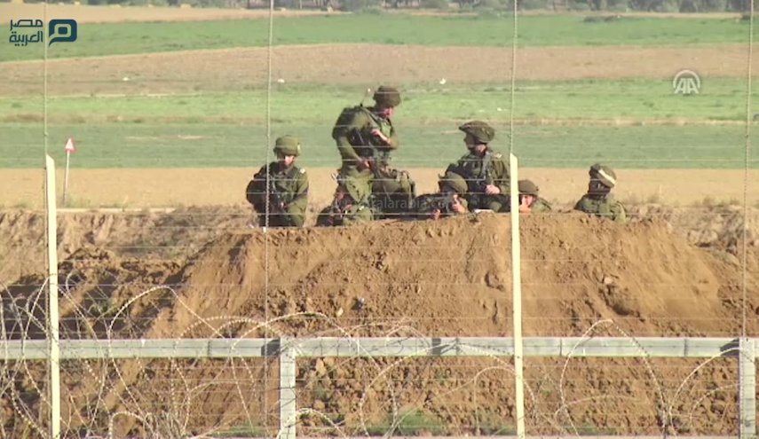 الاحتلال يعتقل فلسطينيين على حدود غزة 
