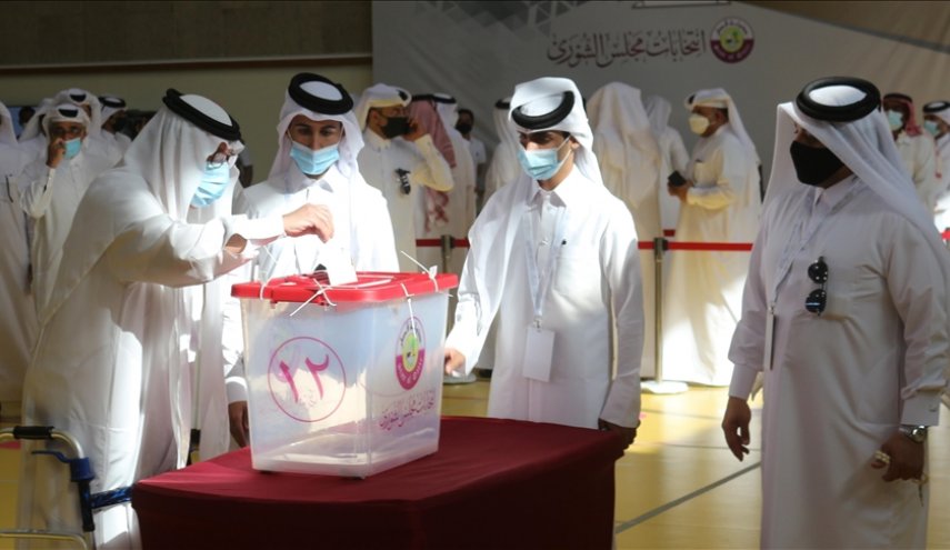 بدء فرز الأصوات في أول انتخابات لمجلس الشورى القطري
