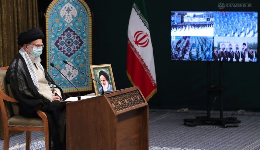 رهبر انقلاب: راه‌حل حوادث شمال‌غرب جلوگیری از دخالت ارتش‌های بیگانه است