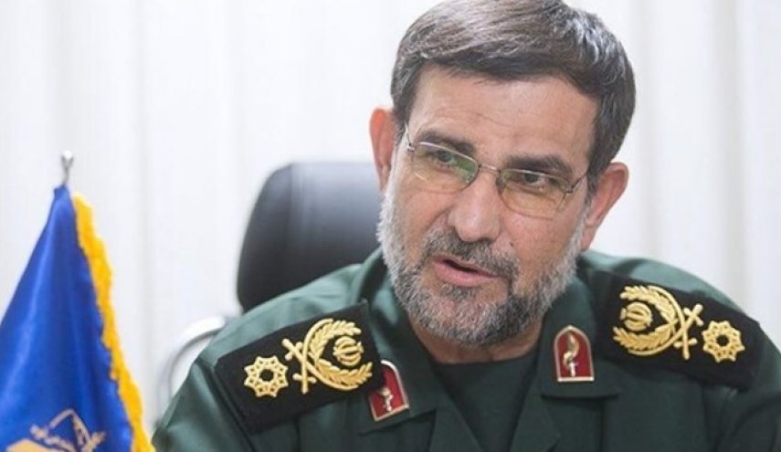 دریادار تنگسیری: دریا میدانی تعیین کننده در نبرد با مستکبران است/ دشمن را دست کم نمی‌گیریم
