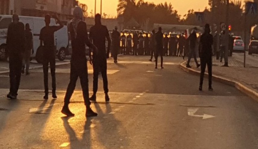 حمله نظامیان آل خلیفه به تظاهرات ضد سازش بحرينی‌ها در جزیره ستره
