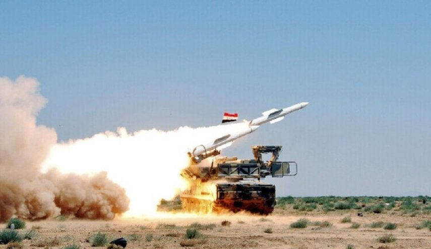 إصابة 6 جنود سوريين جراء غارات صهيونية على موقع 