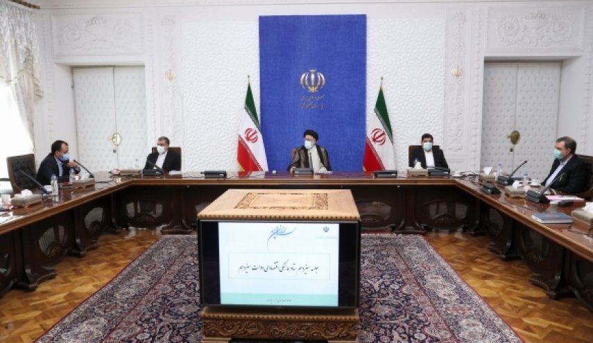 لزوم نظارت جدی بانک مرکزی بر بانک‌ها و هدایت نقدینگی از فعالیت‌های غیرمولد به فعالیت‌های تولیدی/ وزارت اقتصاد فروش دارایی‌های مازاد دولت را در چارچوب قانون بودجه با جدیت پیگیری کند