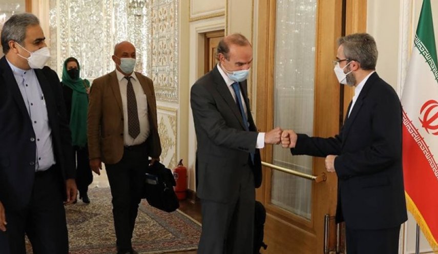 پایان رایزنی باقری و مورا در تهران/ ادامه رایزنی ها در بروکسل