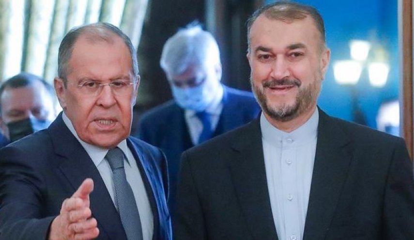 رایزنی تلفنی وزاری خارجه ایران و روسیه/ تبادل نظر درباره«برجام»