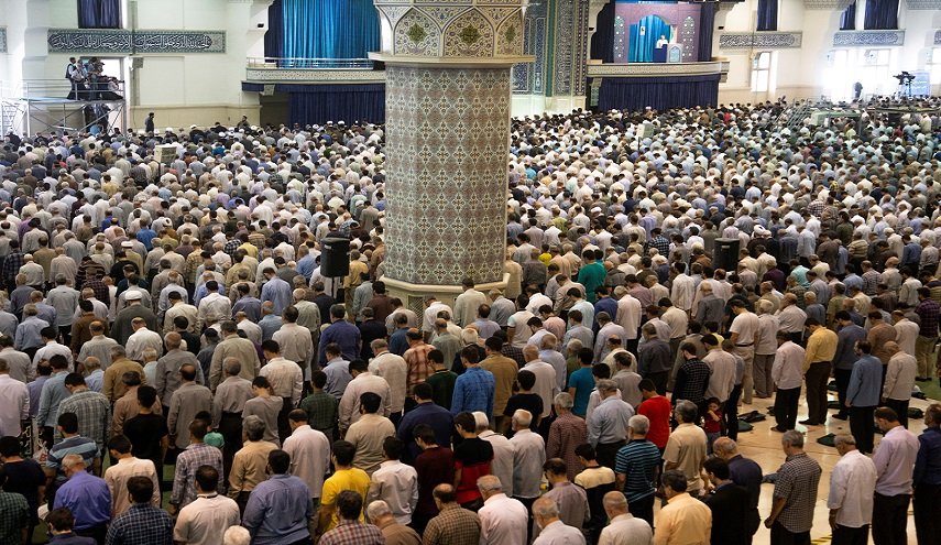 بعد توقف استمر عاما.. طهران تستأنف صلاة الجمعة هذا الأسبوع