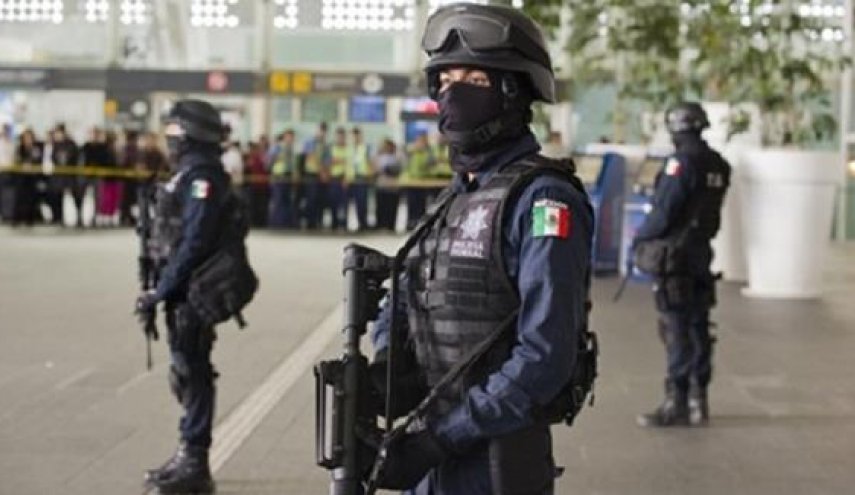 ولاية مكسيكية تفصل جميع عناصر الشرطة