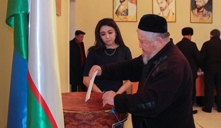 ناخبو أوزبكستان يدلون باصواتهم في انتخابات رئاسية اليوم الأحد
