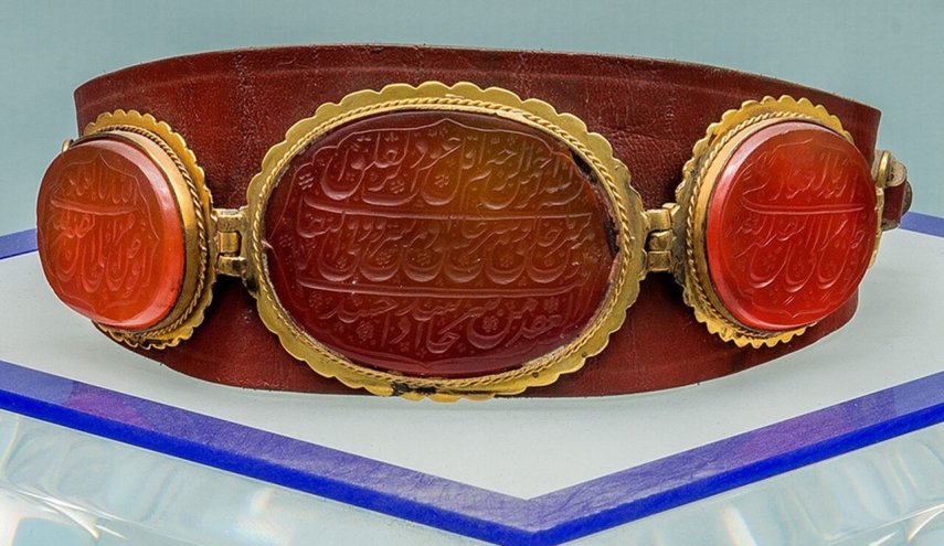  رئیسی ششمین رییس جمهوری که پنجاه‌وششمین بازوبند پهلوانی را اعطا می‌کند