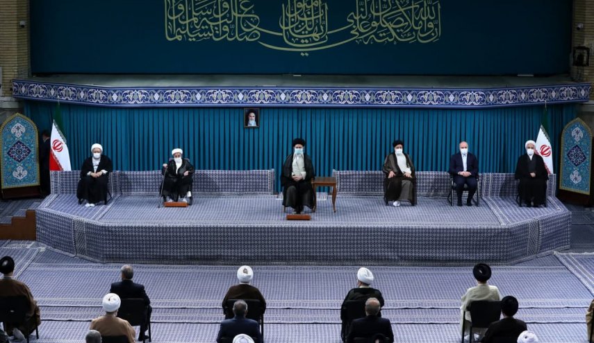 رهبر انقلاب: تمدن نوین اسلامی بدون وحدت شیعه و سنّی محقق نمی‌شود/ «عدالت» سرلوحه همه تصمیمات مسئولان باشد