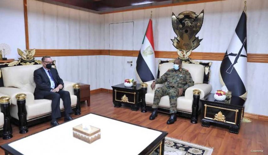 البرهان: نجاح الفترة الانتقالية مرهون بإكمال هياكل السلطة الانتقالية
