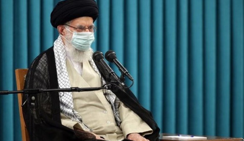 رهبر انقلاب: بزرگداشت شهدا با ابتکاراتی چون تحلیل جامعه شناختی آن دوران ادامه یابد