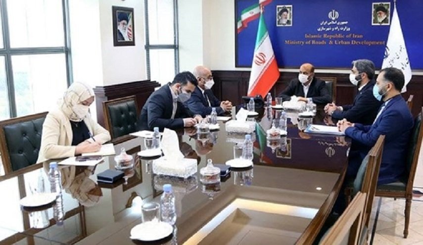قاسمي يدعو الى تعزيز وتطوير العلاقات مع الجزائر