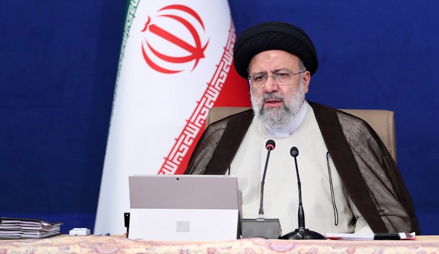 رئيسي: نتابع مكافحة الفساد بقوة ولیس هناك خط أحمر