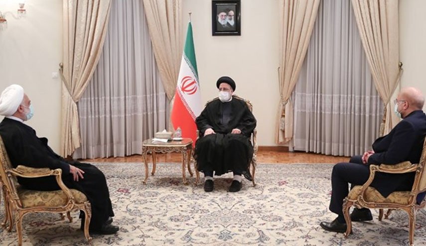 نشست سران قوا؛ تاکید بر همکاری هر چه بیشتر برای حل مسائل و مشکلات معیشتی مردم