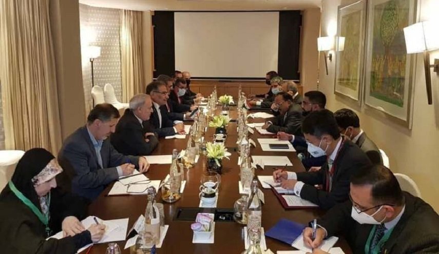 شمخاني يؤكد لنظيره الهندي ضرورة الإسراع في التدشين الكامل لميناء جابهار