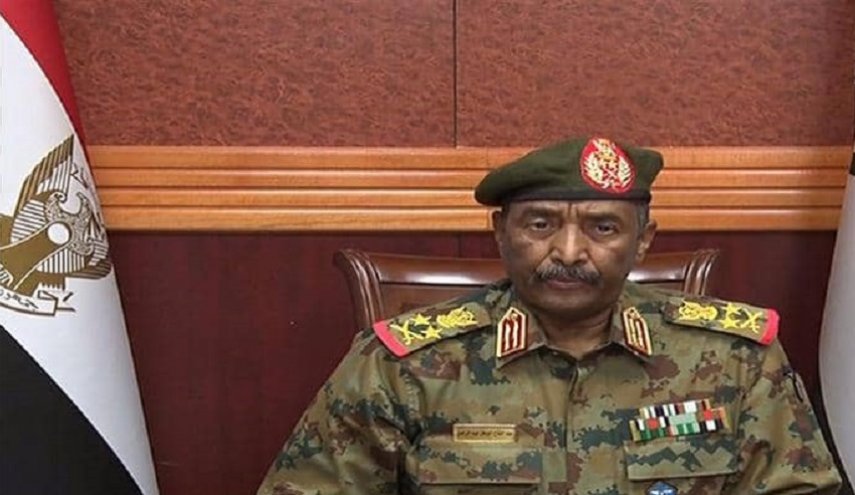 البرهان يتعهد باعتزال السياسة والتقاعد بعد انتخابات 2023
