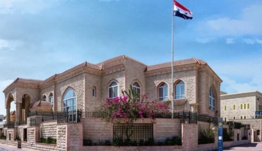 القنصلية السورية في دبي تعتذر من المقيمين