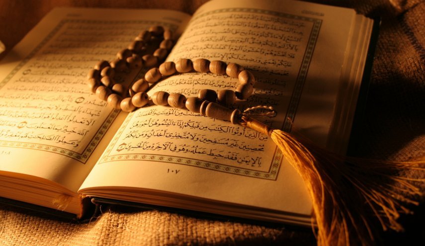 چه چیز انسان را شایسته مقام خلیفة الهی می کند؟
