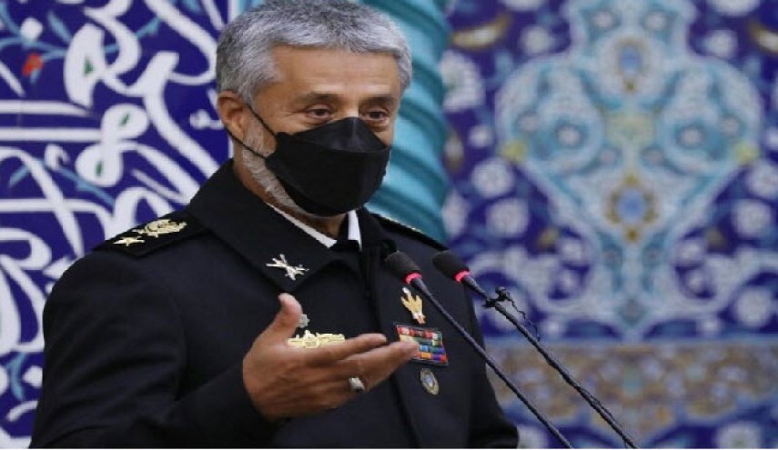 دریادار سیاری: حضور نیروی دریایی در آب‌های بین‌المللی بیانگر توان دفاعی ایران است
