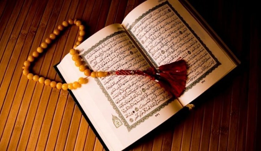 چرا خداوند به ملائکه فرمان داد تا در برابر انسان سجده کنند؟
