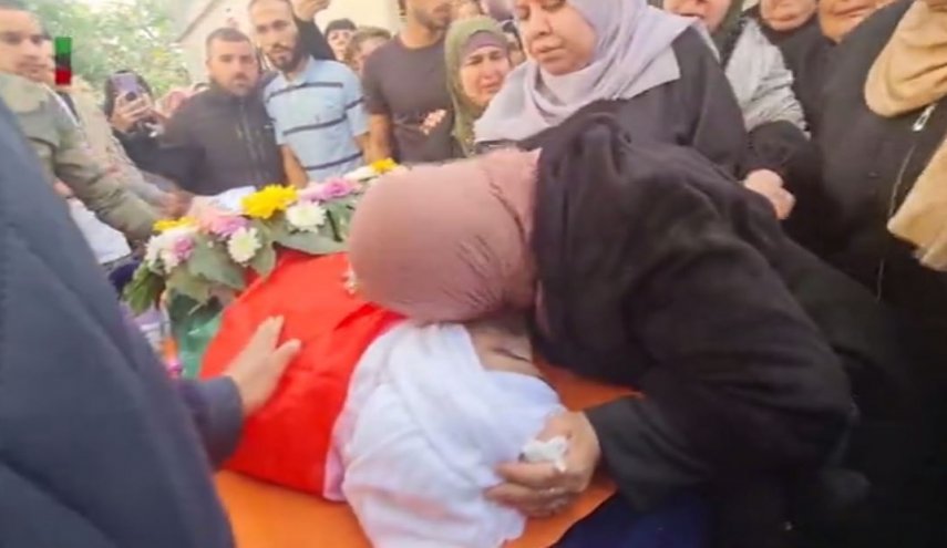 استقبال خانواده فلسطینی از فرزند شهید خود