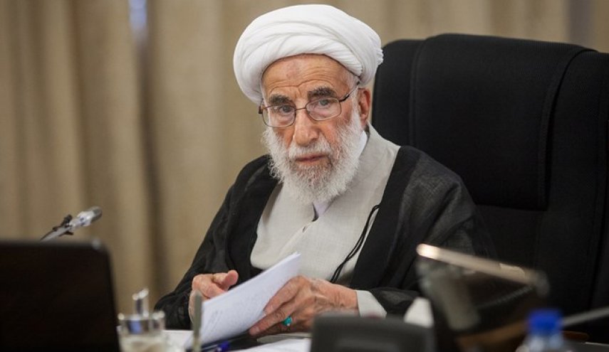 آیت‌الله جنتی: هیچ‌کجا نمی‌توان مردم را کنار گذاشت/ سیاست و اقتصاد باید بر محور تقوا باشد