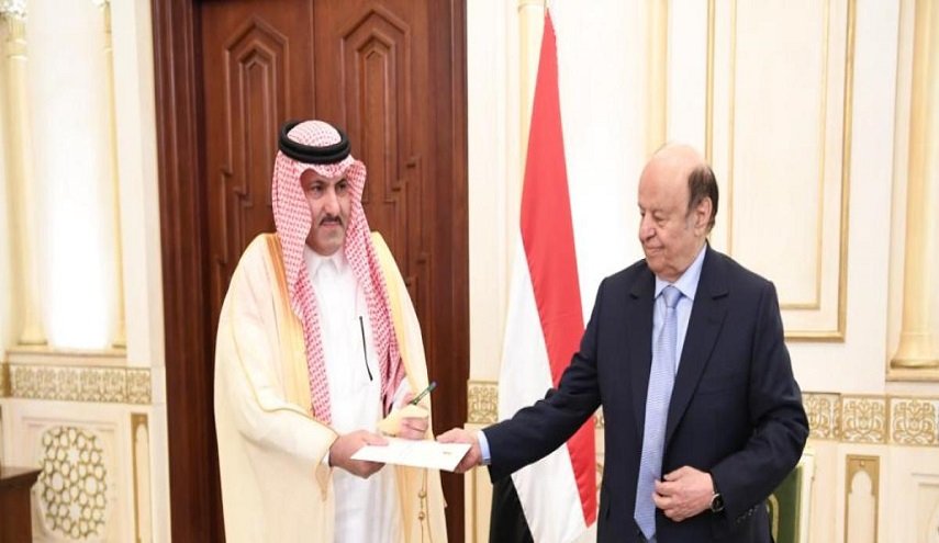 هادي يطلب دعما اقتصاديا عاجلا من السعودية