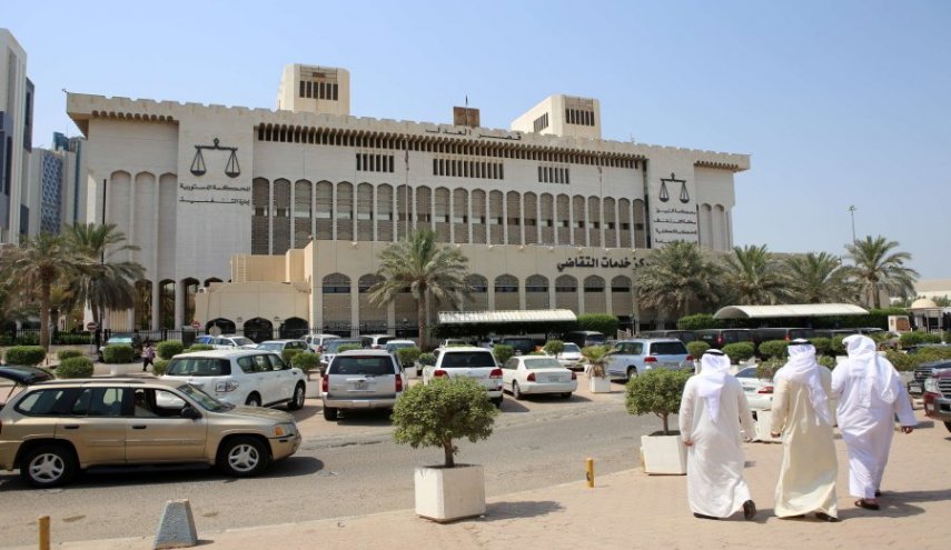 محكمة كويتية تغرّم رئيس تحرير جريدة بتهمة الإساءة للمراجع الشيعية