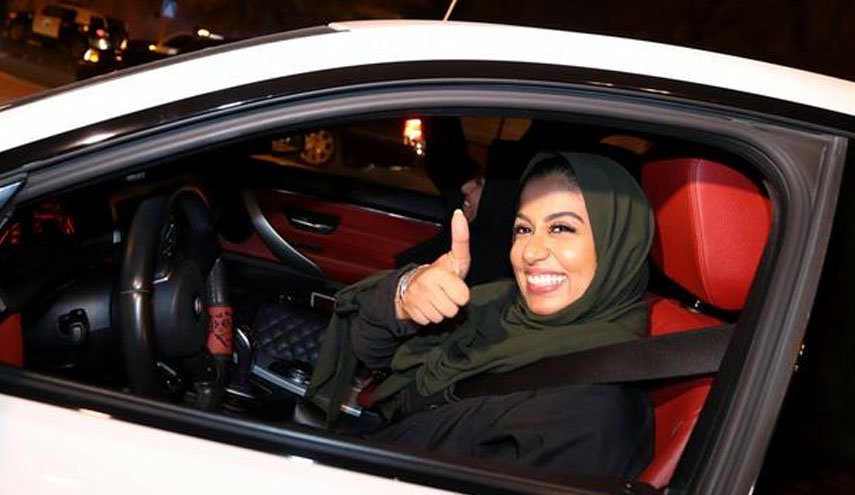 فعال حقوق زنان عربستان از پیمانکاران دستگاه اطلاعاتی آمریکا شکایت کرد