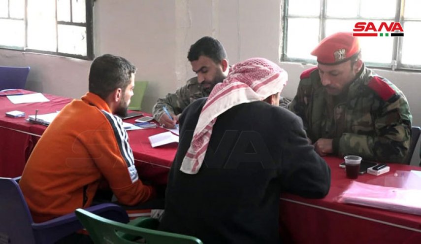 تواصل عملية التسوية الخاصة بأبناء محافظة دير الزور في مركز البوكمال

