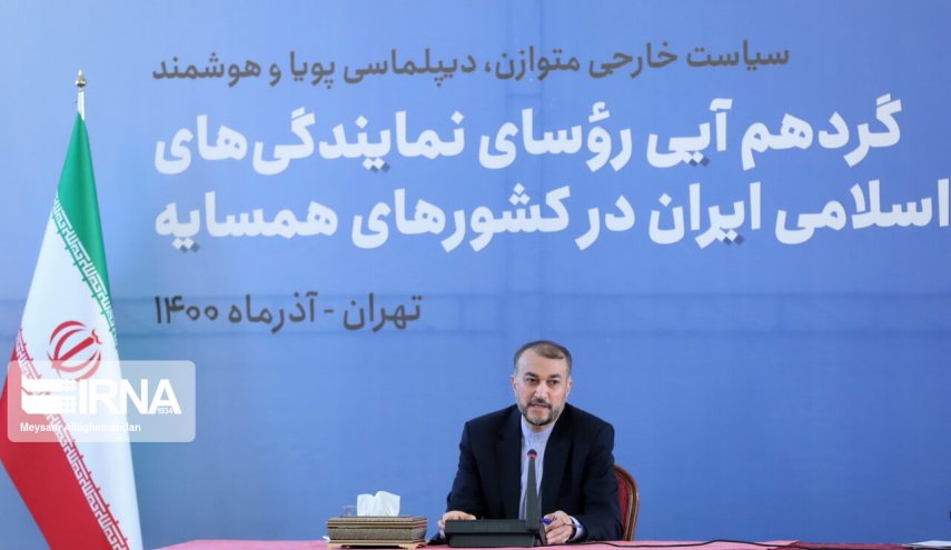 تاکید وزیر امور خارجه ایران بر توسعه تجارت و گردشگری با همسایگان